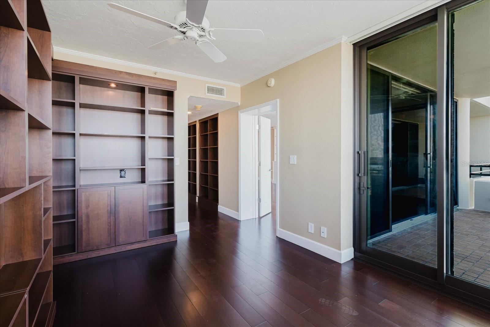 Image 52 of 87 For 1255 Gulfstream Avenue 1104