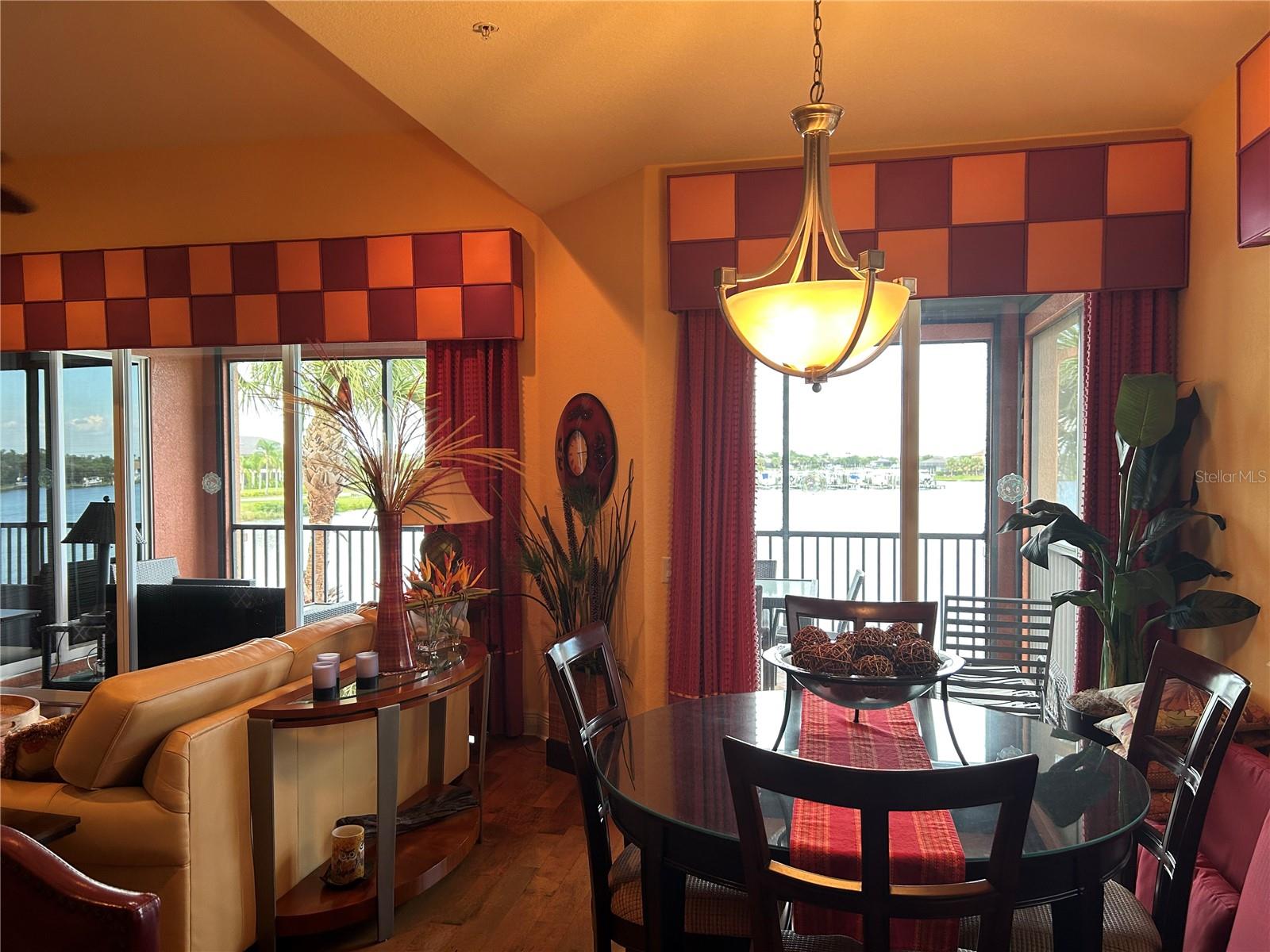 Image 14 of 45 For 1139 Riverscape Street 1139