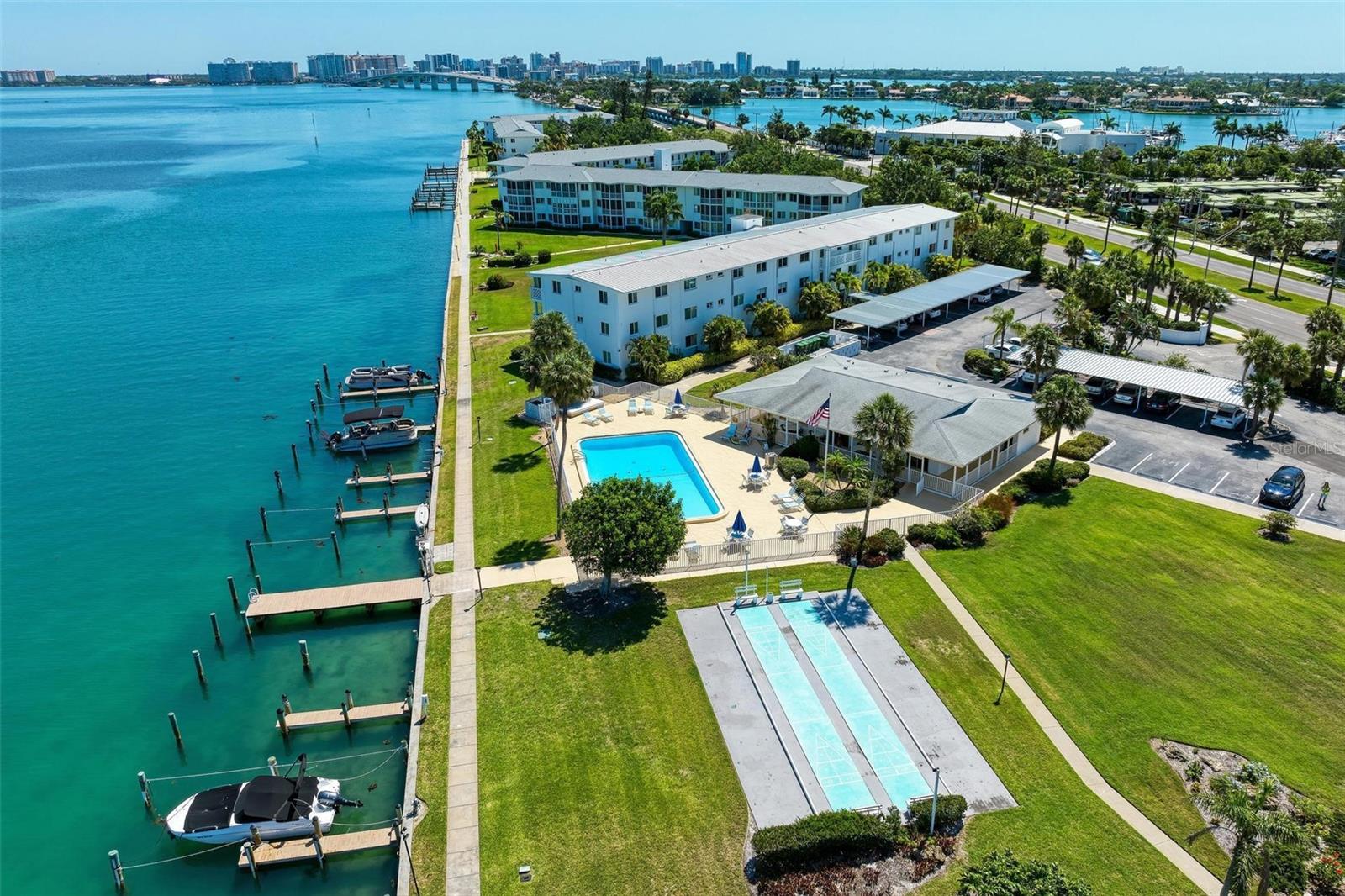 Image 2 of 70 For 767 John Ringling Boulevard 25