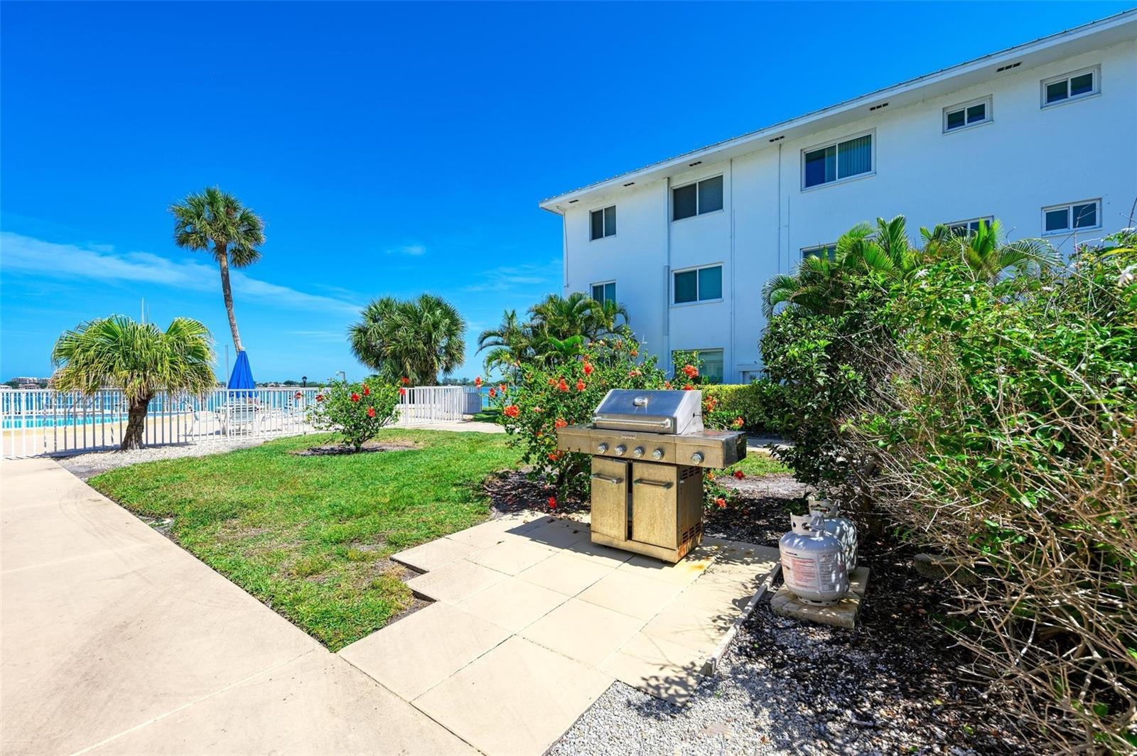 Image 33 of 70 For 767 John Ringling Boulevard 25