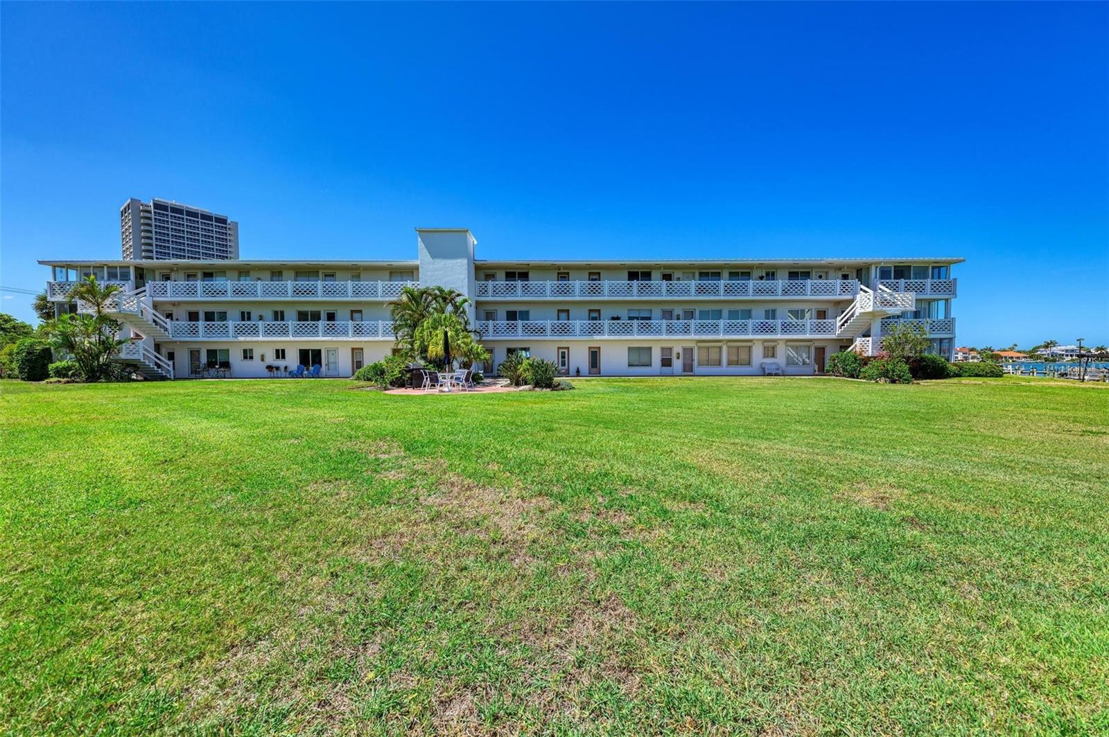 Image 4 of 70 For 767 John Ringling Boulevard 25
