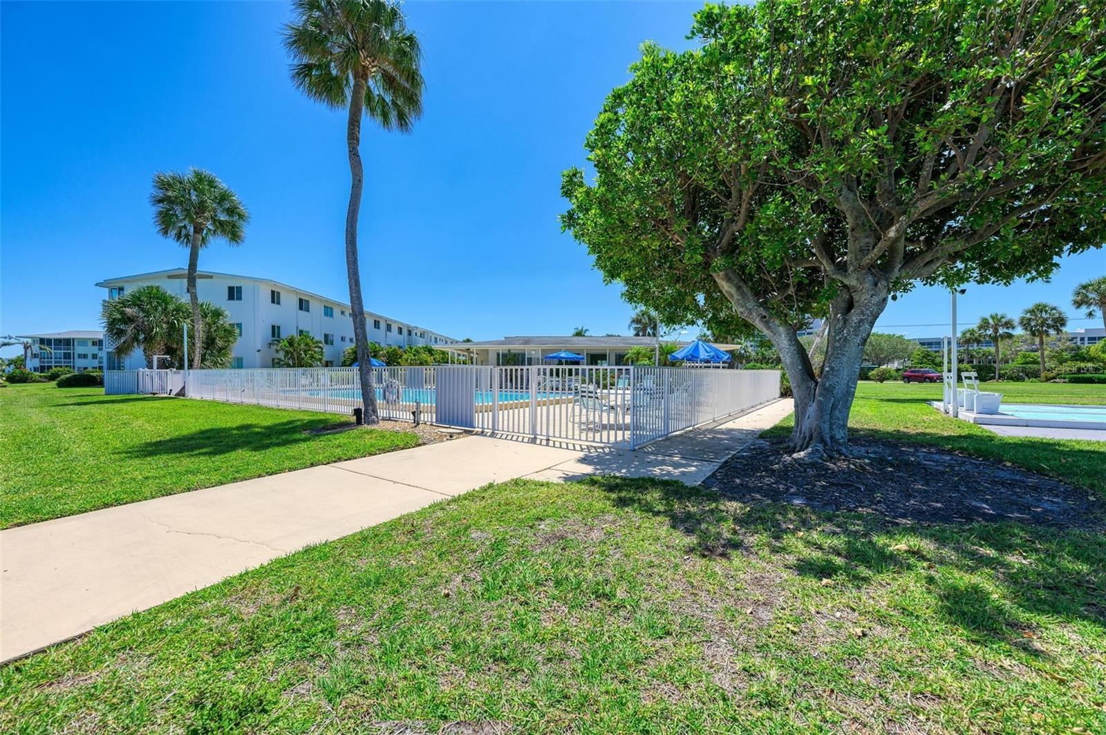 Image 45 of 70 For 767 John Ringling Boulevard 25