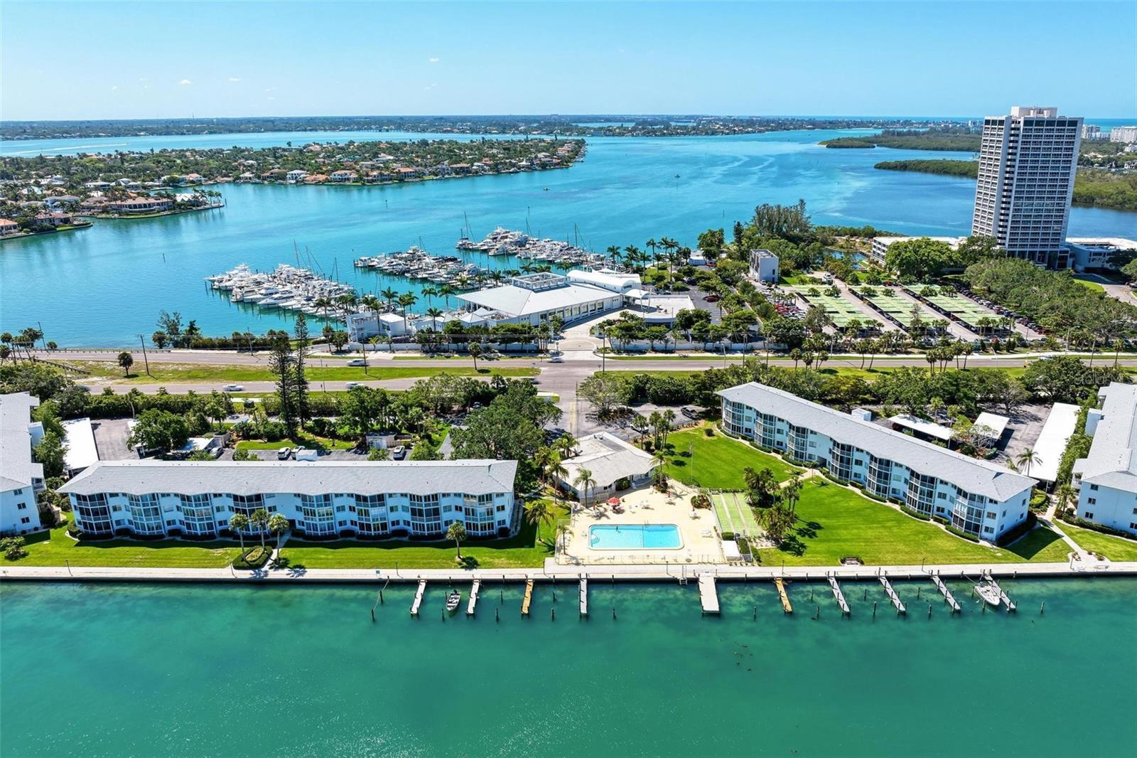 Image 51 of 70 For 767 John Ringling Boulevard 25