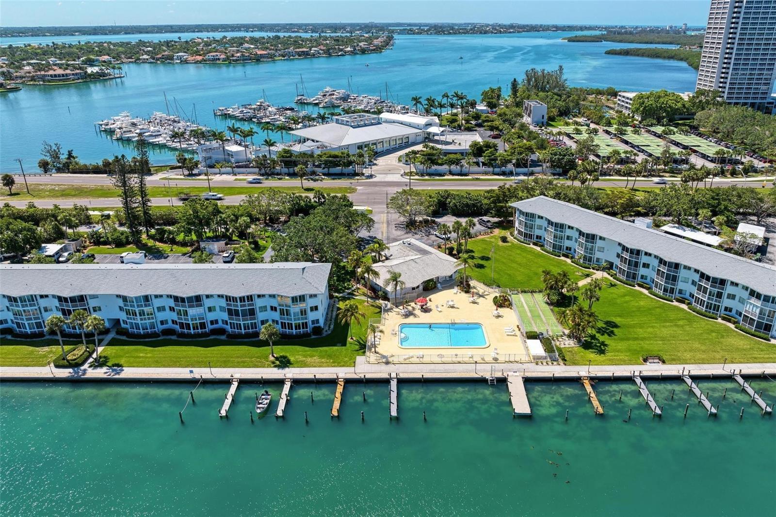 Image 52 of 70 For 767 John Ringling Boulevard 25