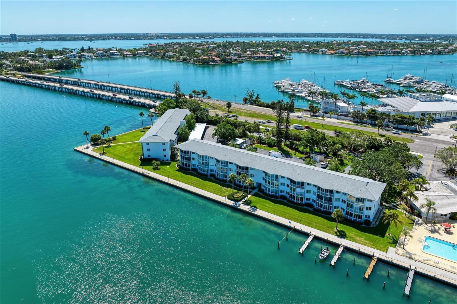 Image 53 of 70 For 767 John Ringling Boulevard 25