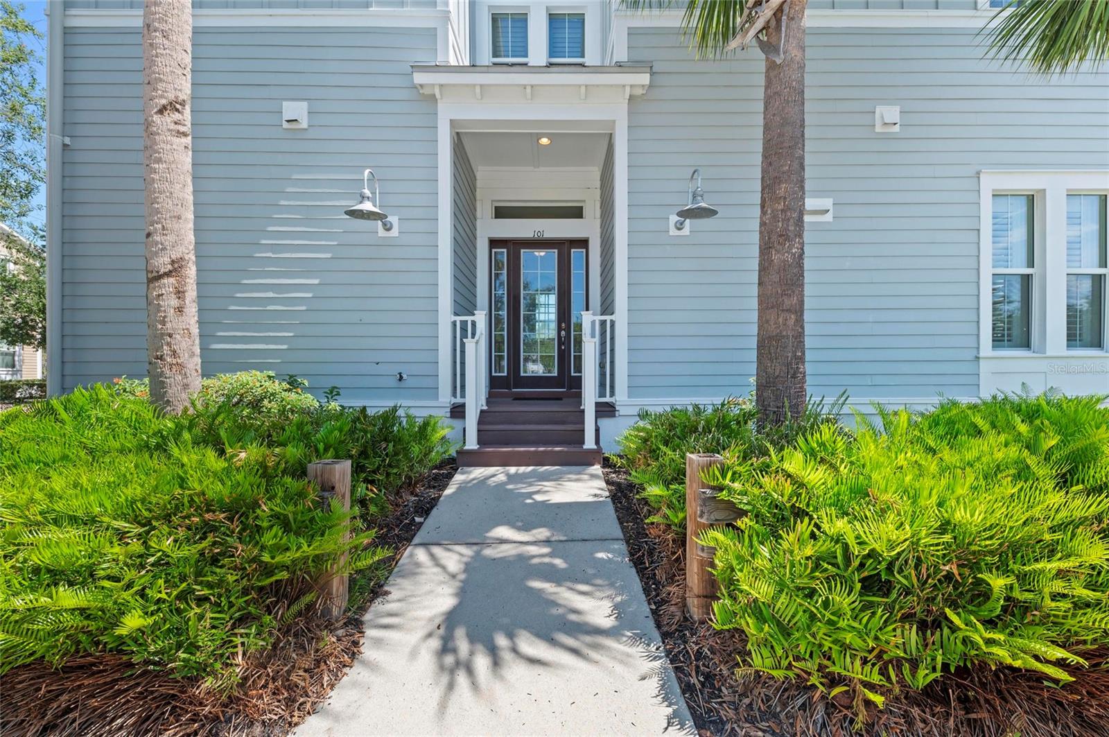 Image 11 of 99 For 315 Sapphire Lake Drive 101