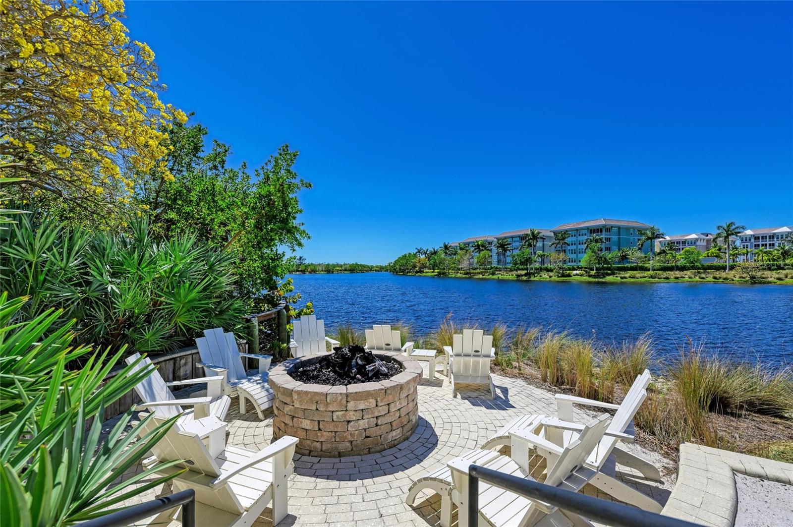 Image 81 of 99 For 315 Sapphire Lake Drive 101