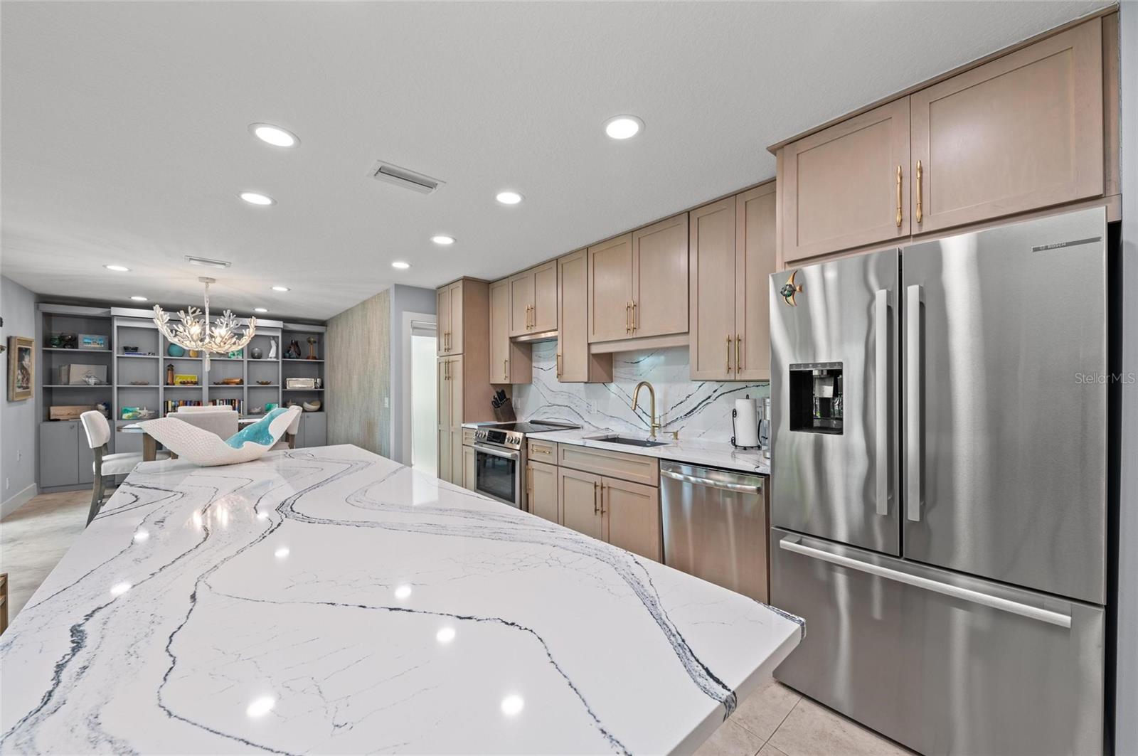 Image 15 of 69 For 5806 S Gulf Drive 201