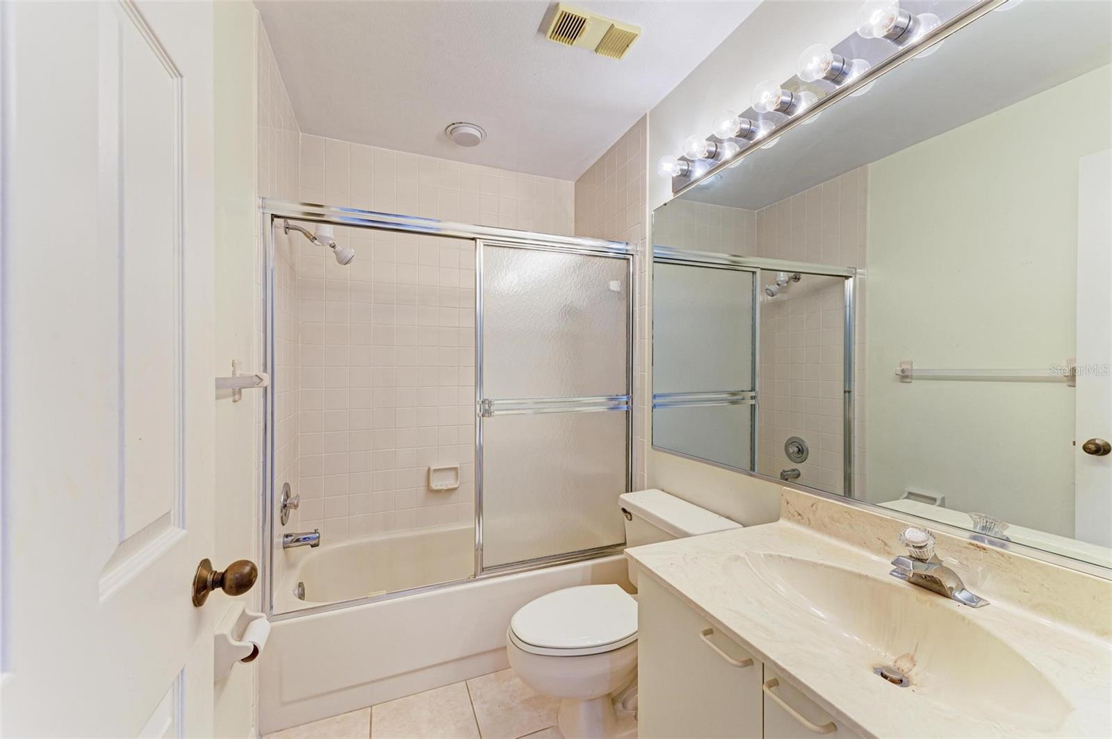 Image 32 of 45 For 5612 Ashton Lake Drive 5612