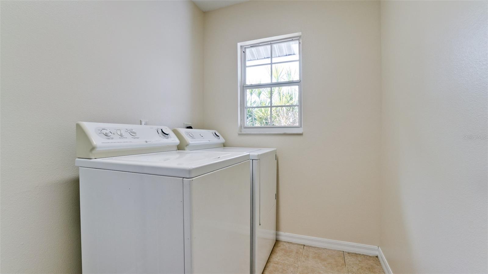 Image 32 of 78 For 7418 3rd Avenue Nw