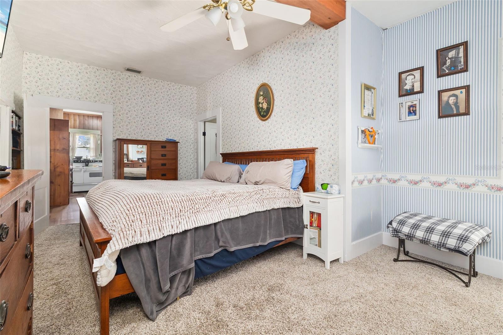 Image 33 of 46 For 126 Sumter Avenue