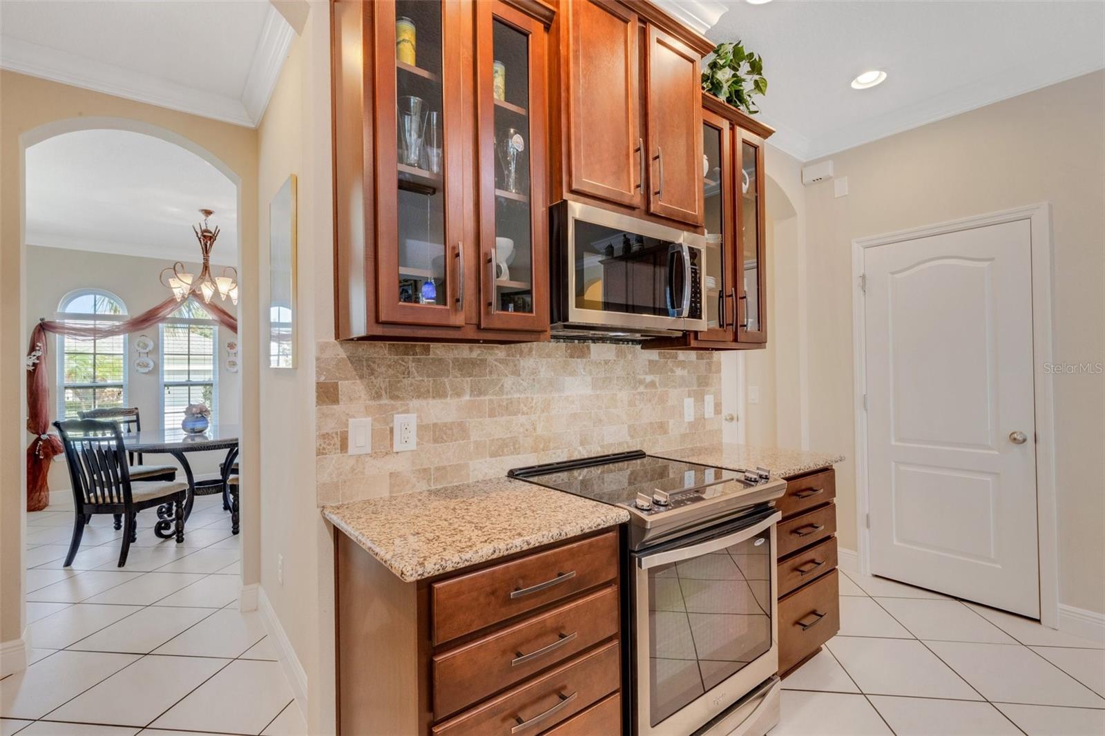 Image 11 of 41 For 843 Molly Circle