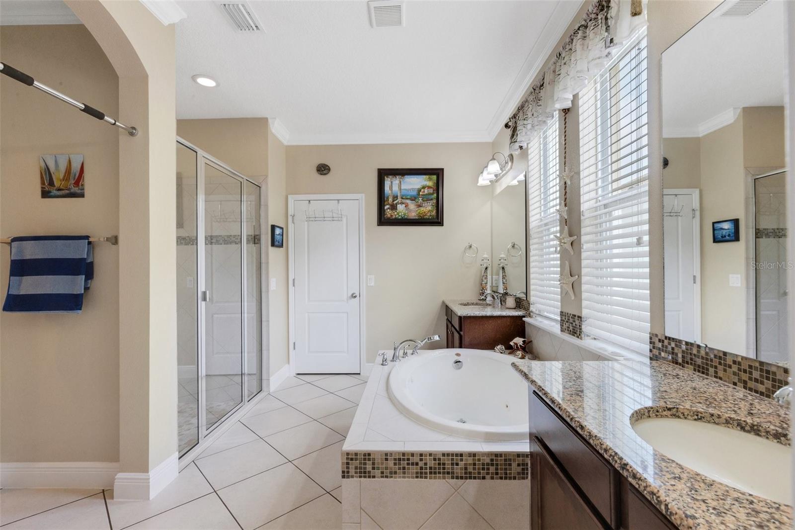 Image 18 of 41 For 843 Molly Circle