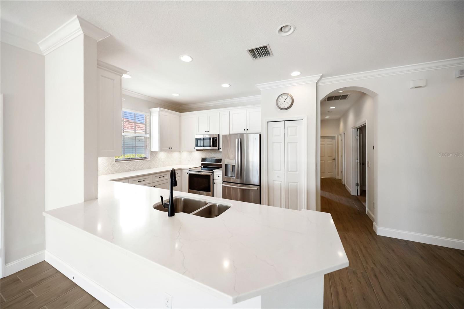 Image 10 of 52 For 7403 Hamilton Road