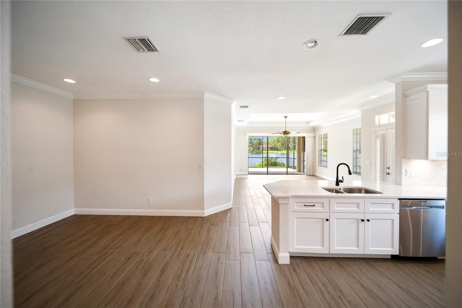 Image 15 of 52 For 7403 Hamilton Road