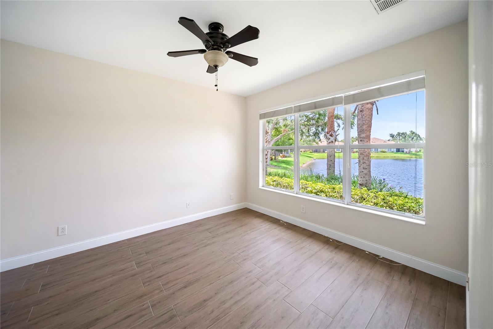 Image 17 of 52 For 7403 Hamilton Road