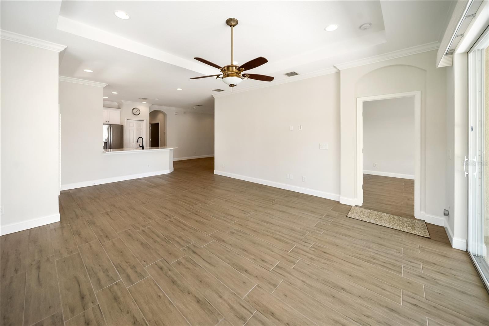 Image 4 of 52 For 7403 Hamilton Road