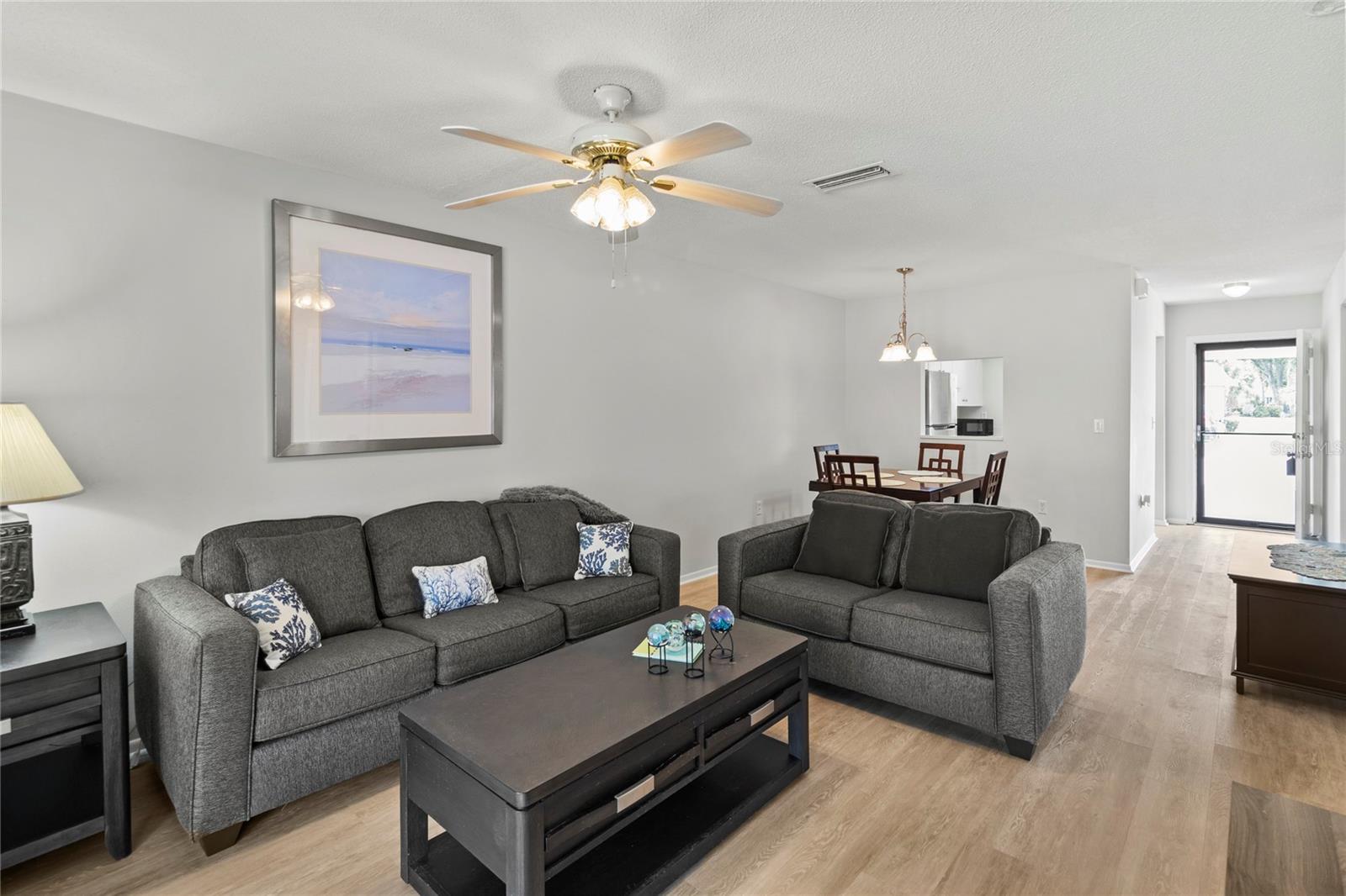 Image 13 of 34 For 643 Park Circle