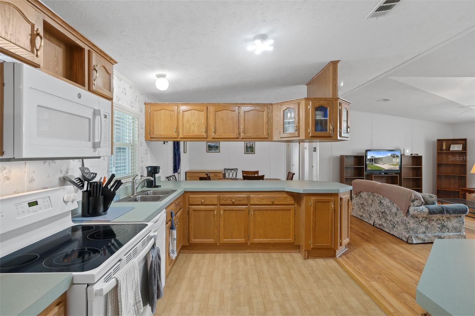 Image 16 of 41 For 3818 Chris Drive