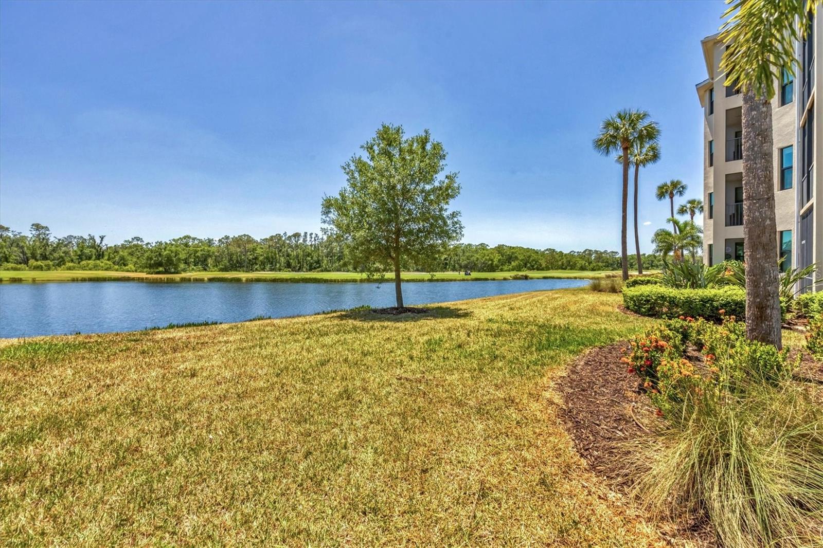 Image 27 of 69 For 17520 Gawthrop Drive 304