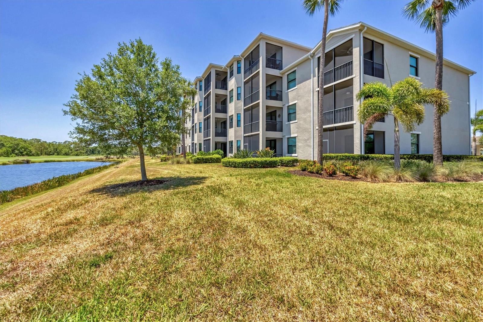 Image 28 of 69 For 17520 Gawthrop Drive 304