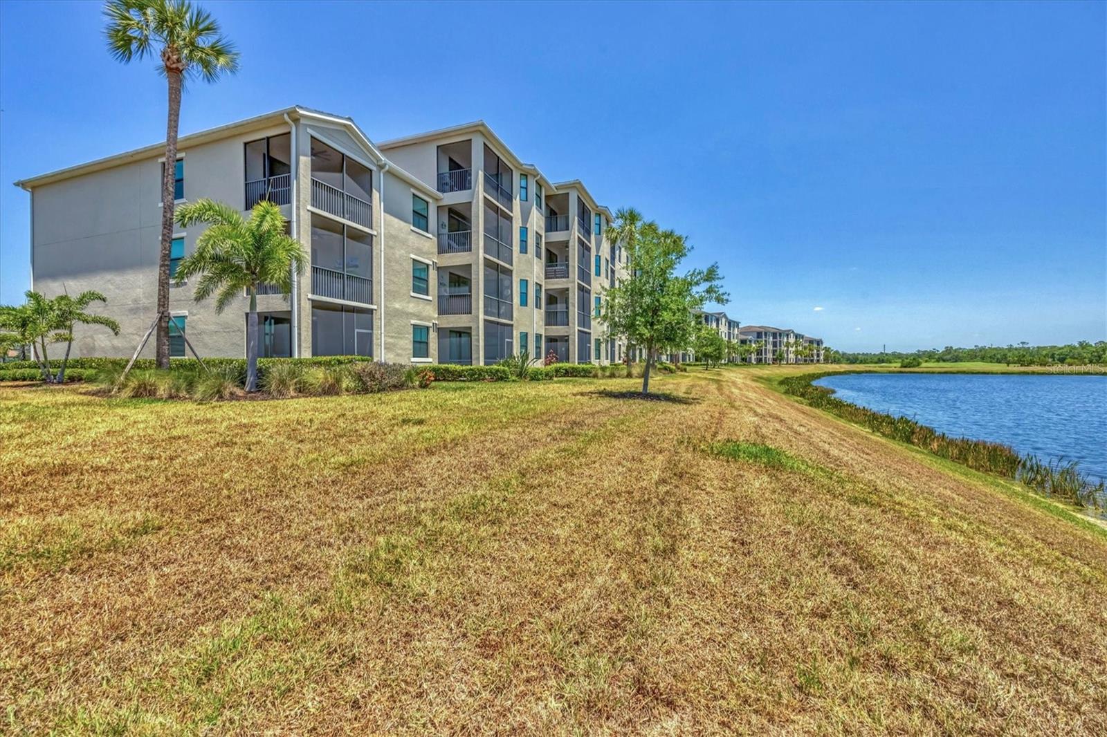 Image 29 of 69 For 17520 Gawthrop Drive 304