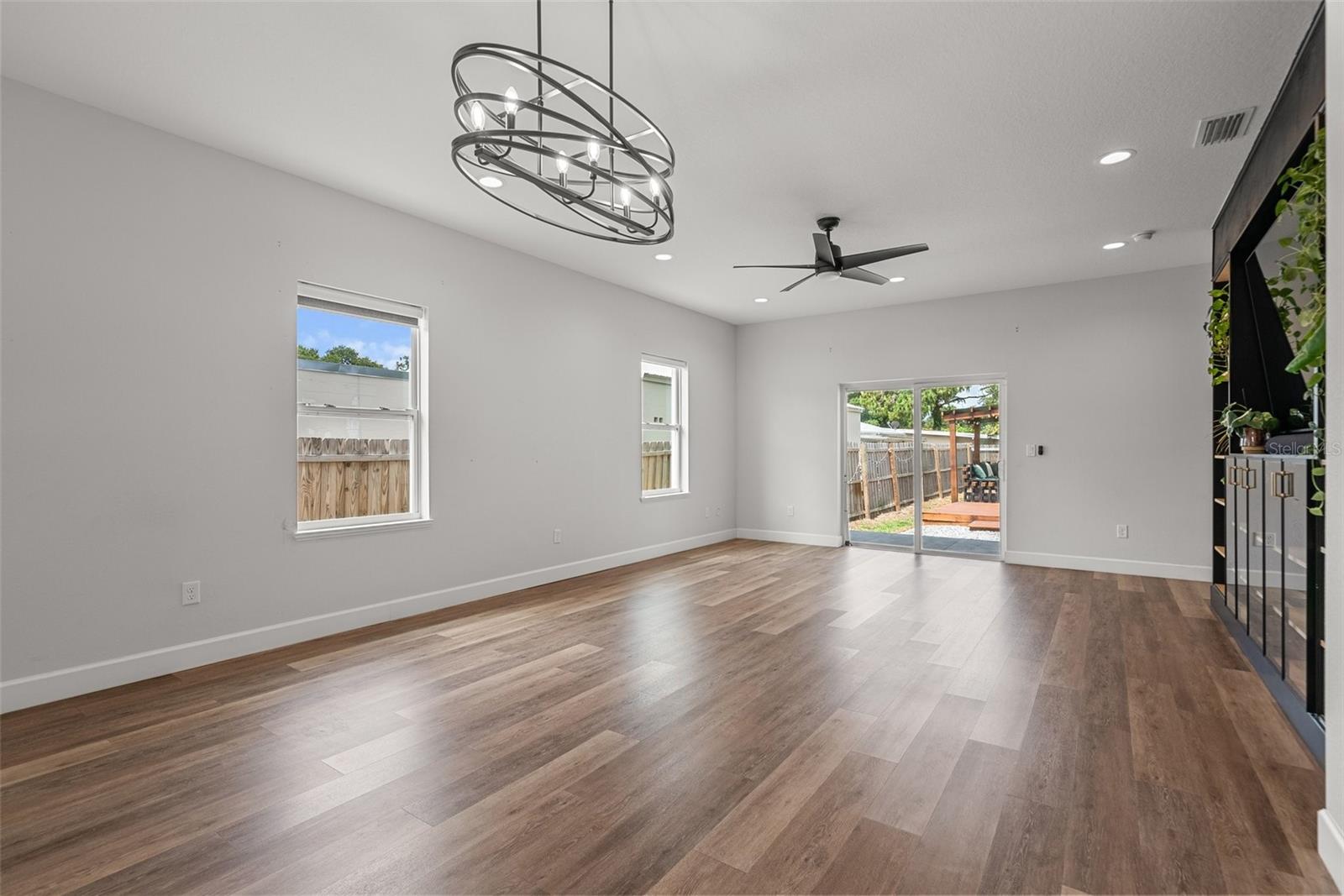 Image 15 of 50 For 4920 69th Street N