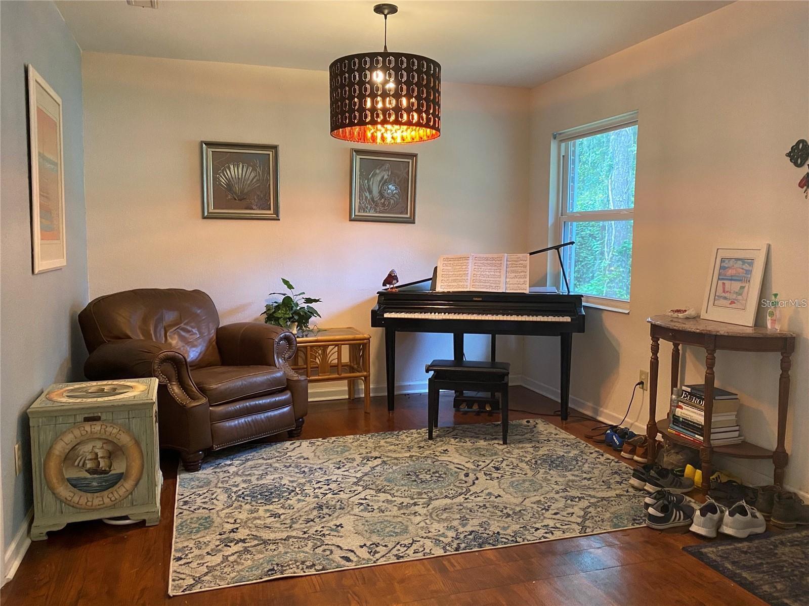 Image 13 of 30 For 1616 39th Avenue