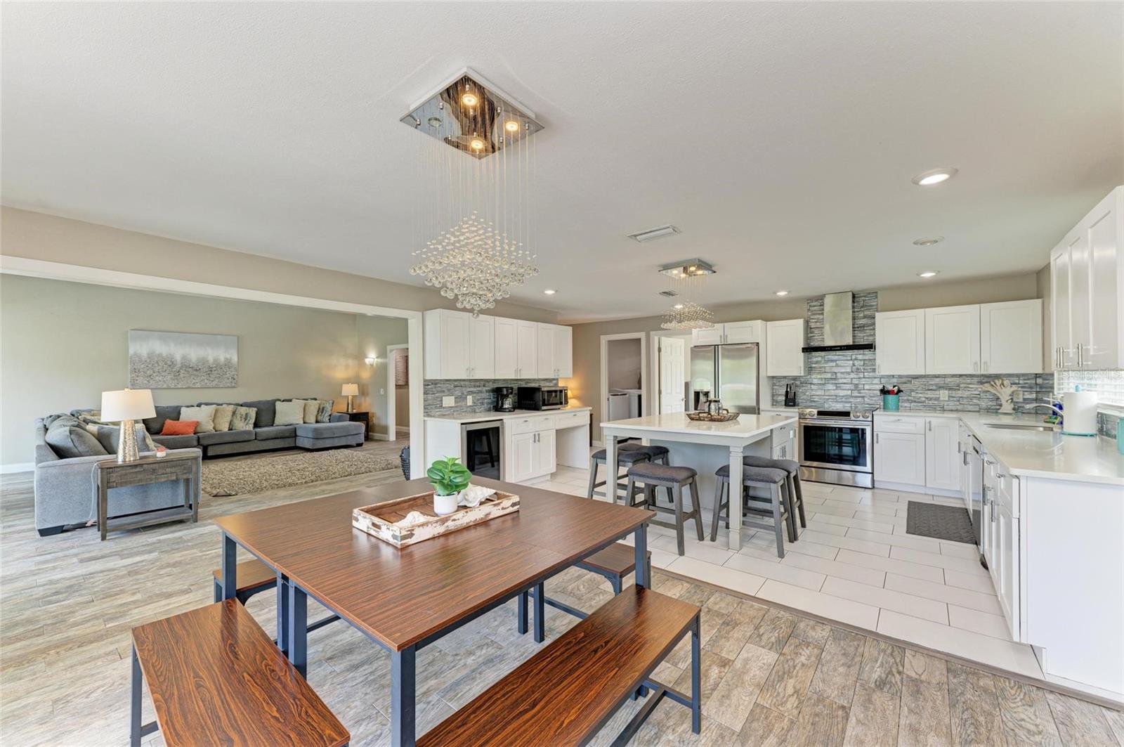 Image 19 of 61 For 3903 Bayside Drive