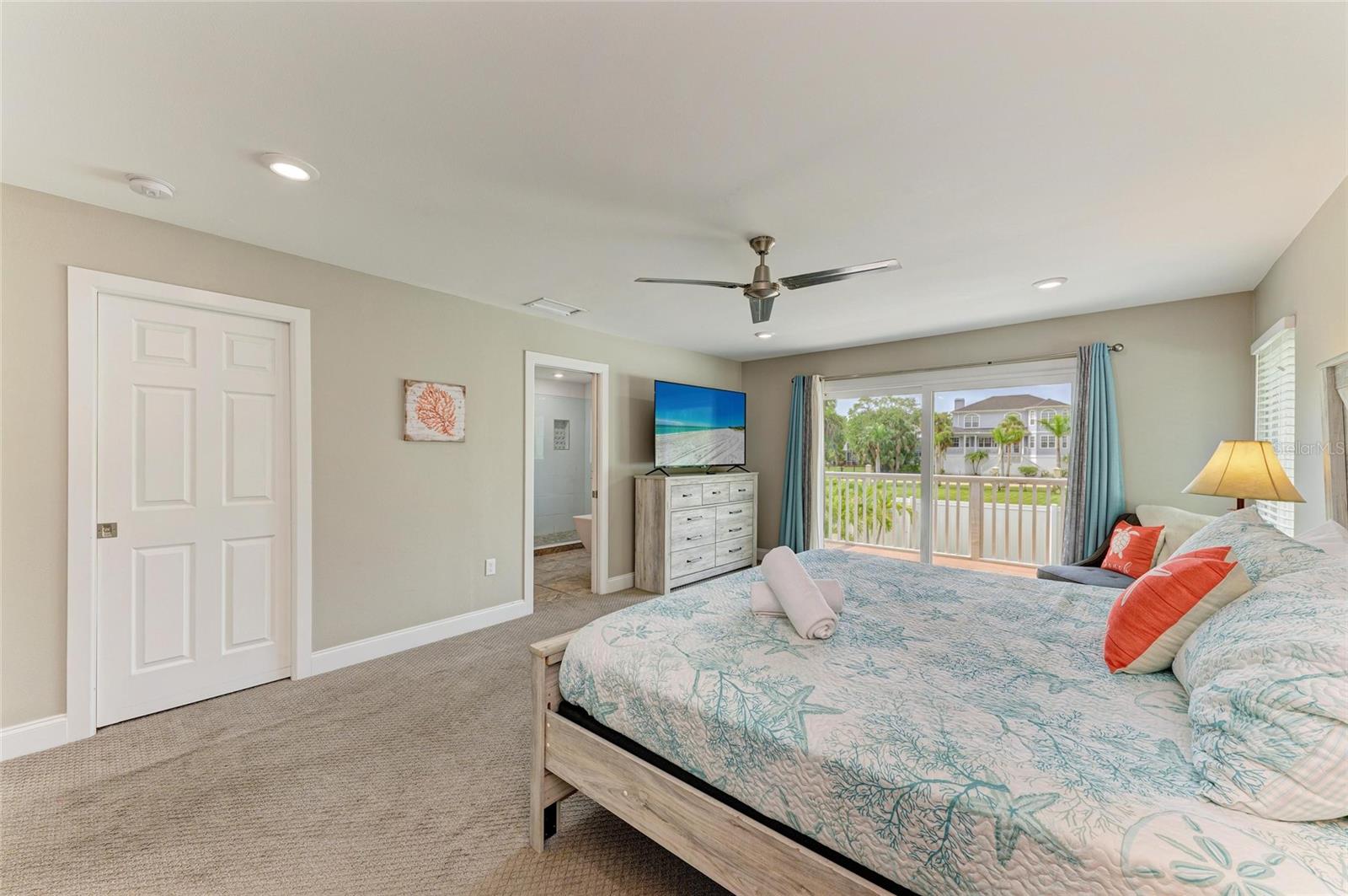 Image 27 of 61 For 3903 Bayside Drive
