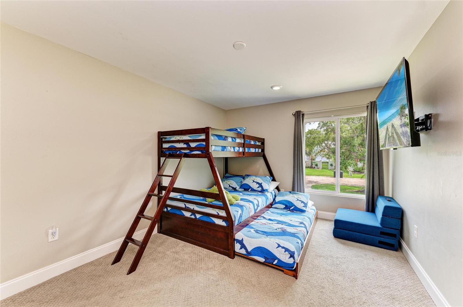 Image 36 of 61 For 3903 Bayside Drive