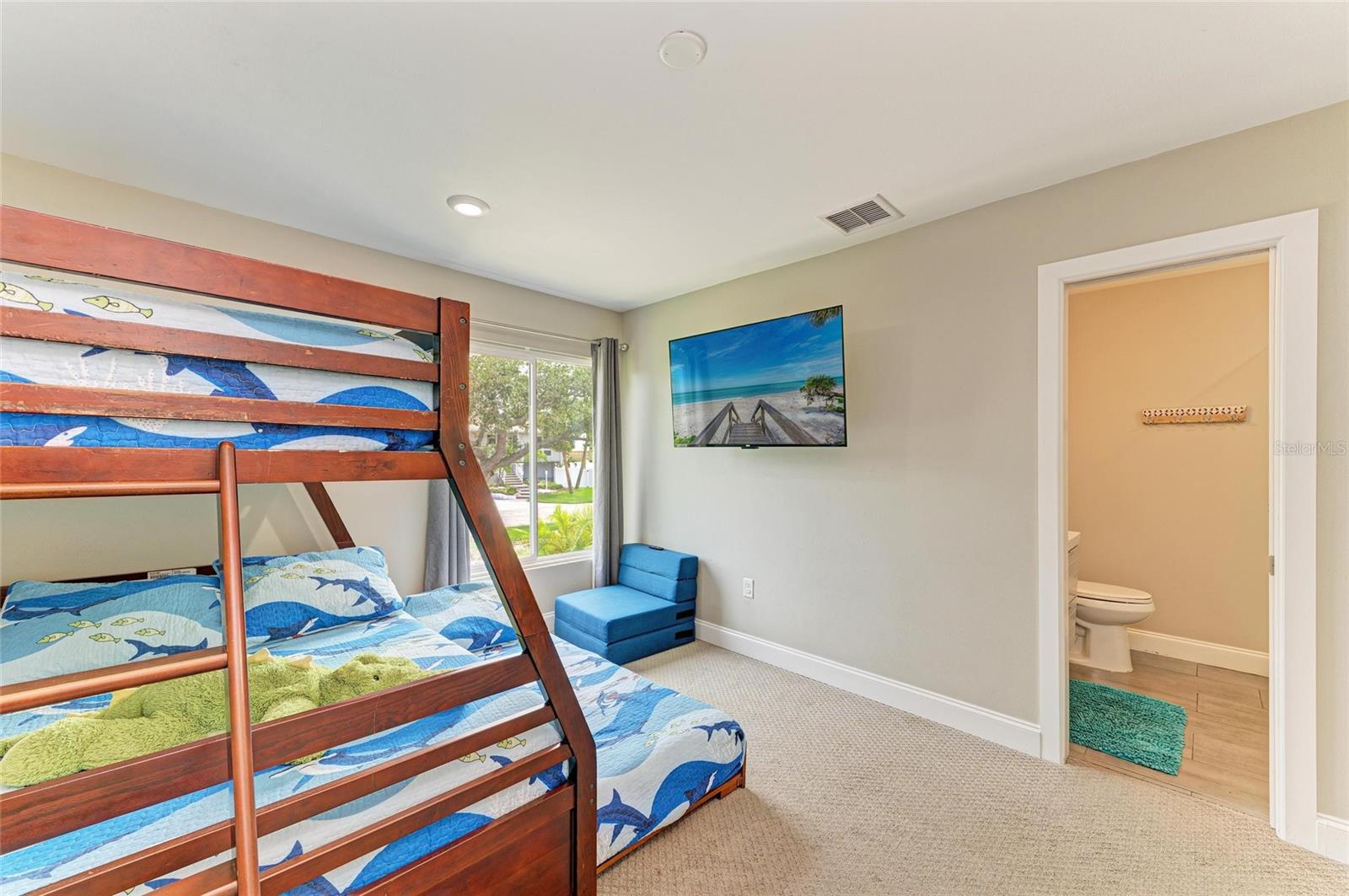 Image 37 of 61 For 3903 Bayside Drive