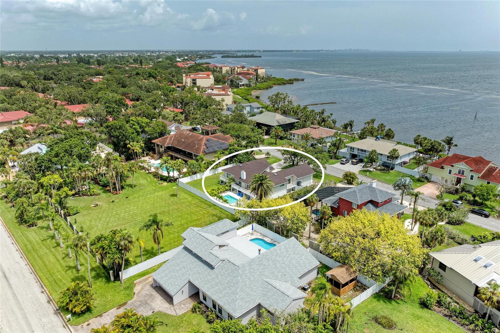 Image 4 of 61 For 3903 Bayside Drive