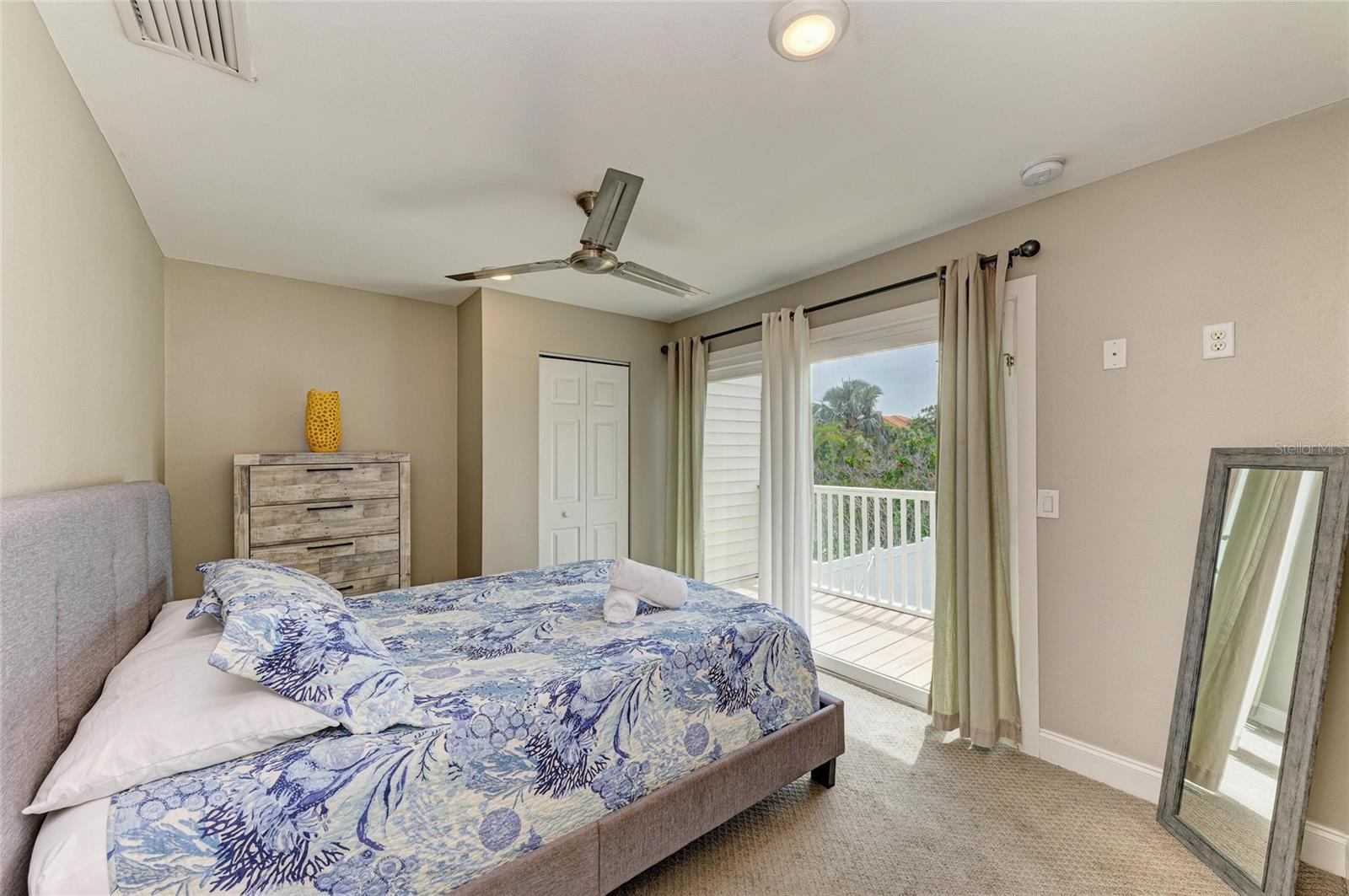 Image 40 of 61 For 3903 Bayside Drive