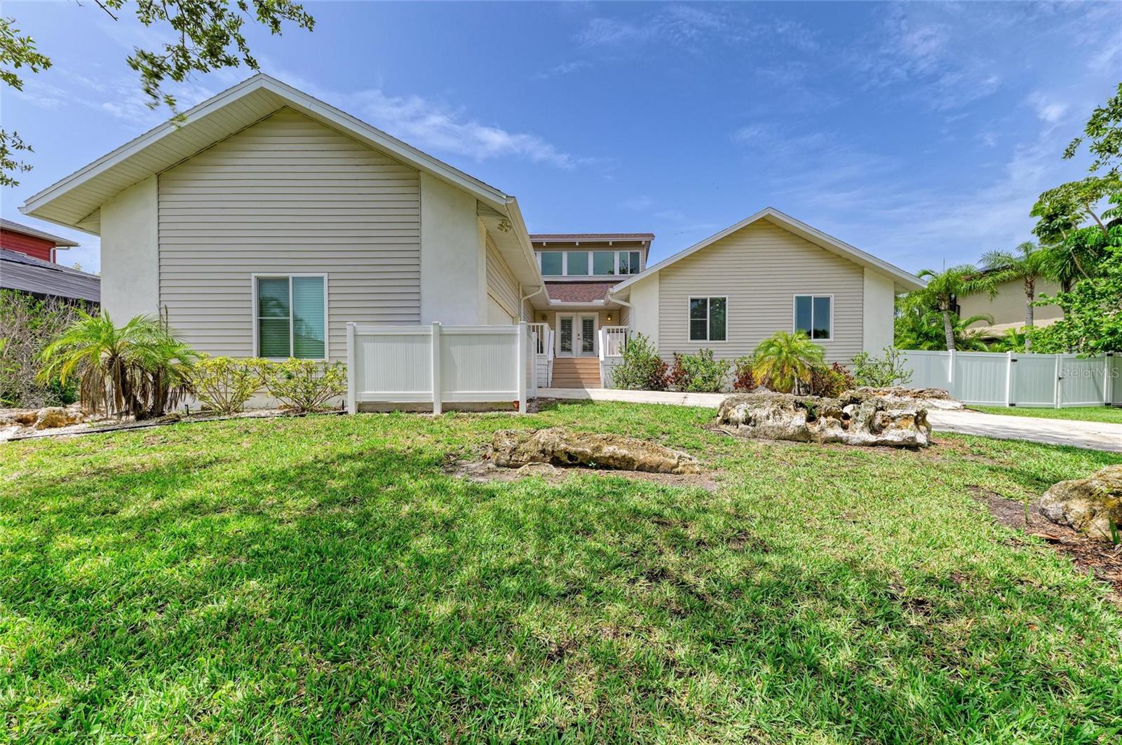 Image 8 of 61 For 3903 Bayside Drive