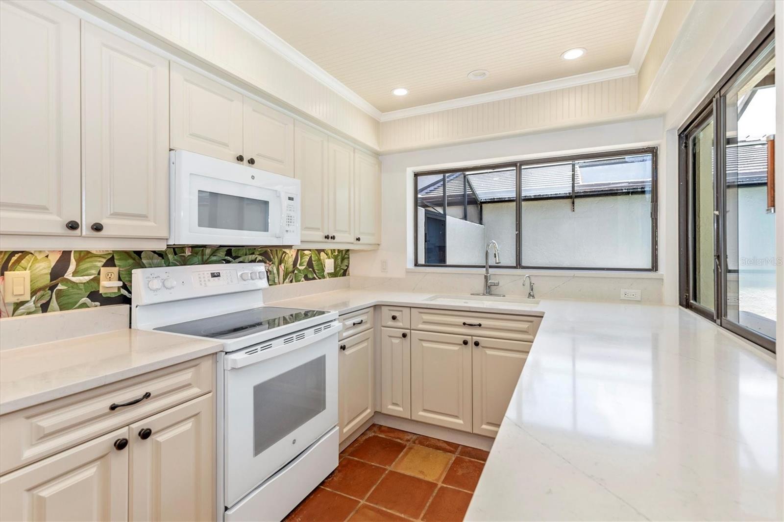 Image 16 of 32 For 3902 Glen Oaks Manor Drive