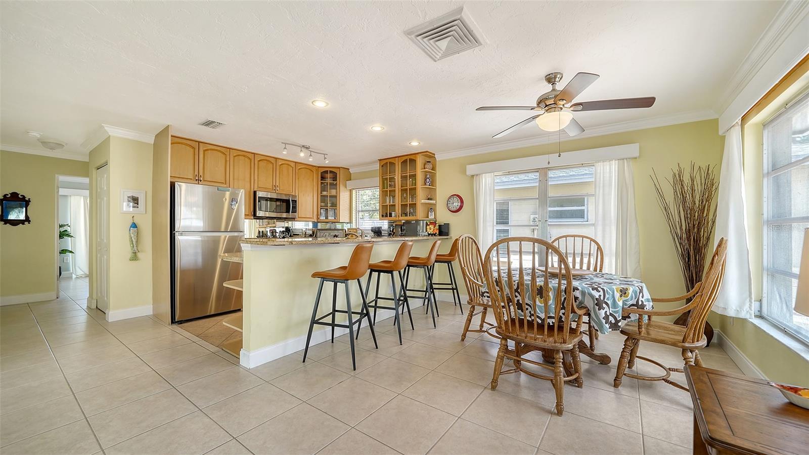 Image 3 of 48 For 1116 Moonmist Court M12
