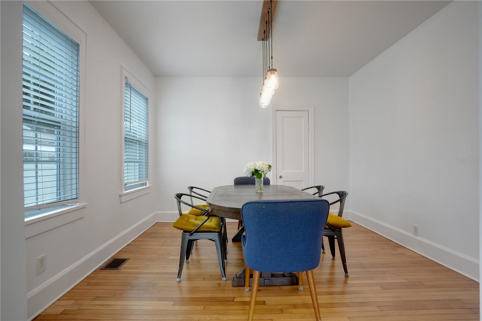 Image 14 of 47 For 480 28th Avenue N
