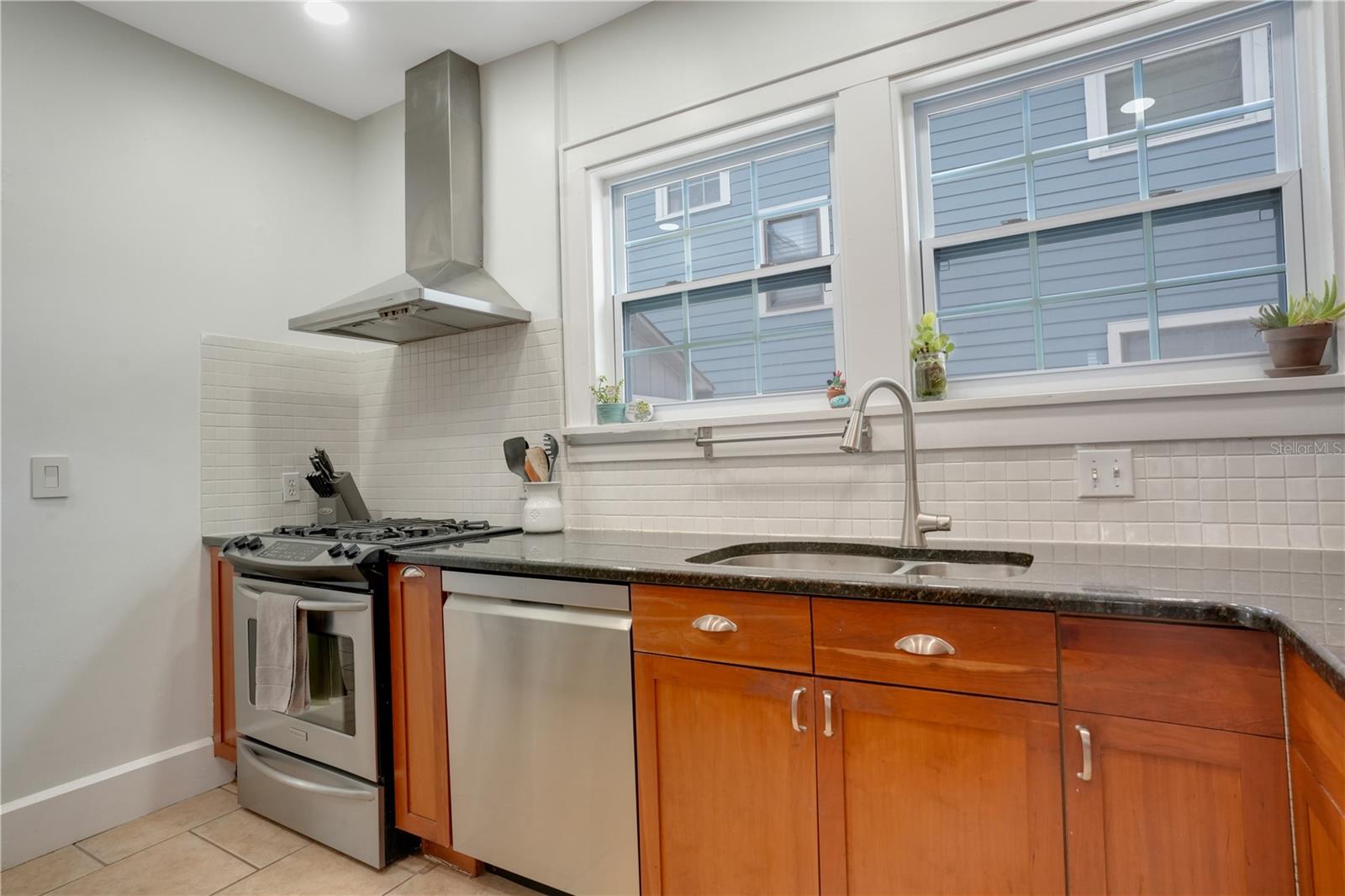 Image 16 of 47 For 480 28th Avenue N