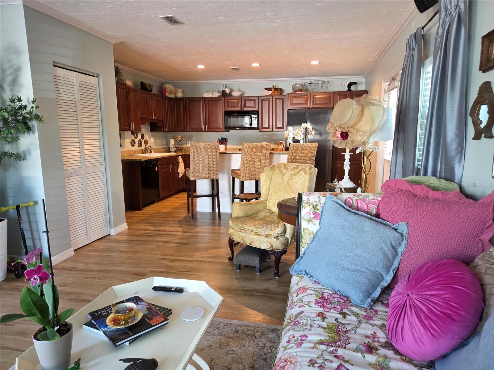Image 4 of 36 For 3157 Goldenrod Street B