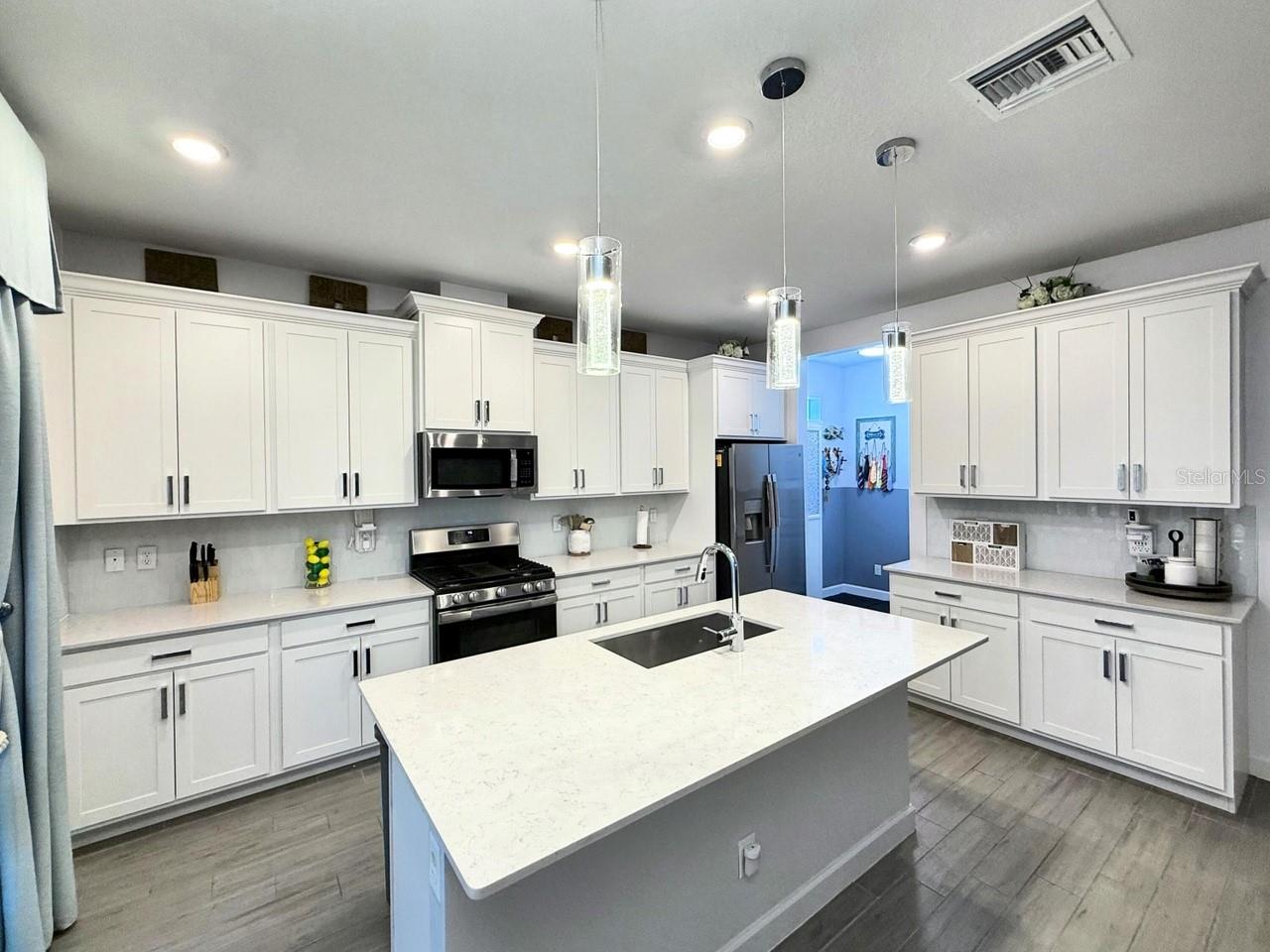 Image 5 of 43 For 1328 Wandering Willow Way