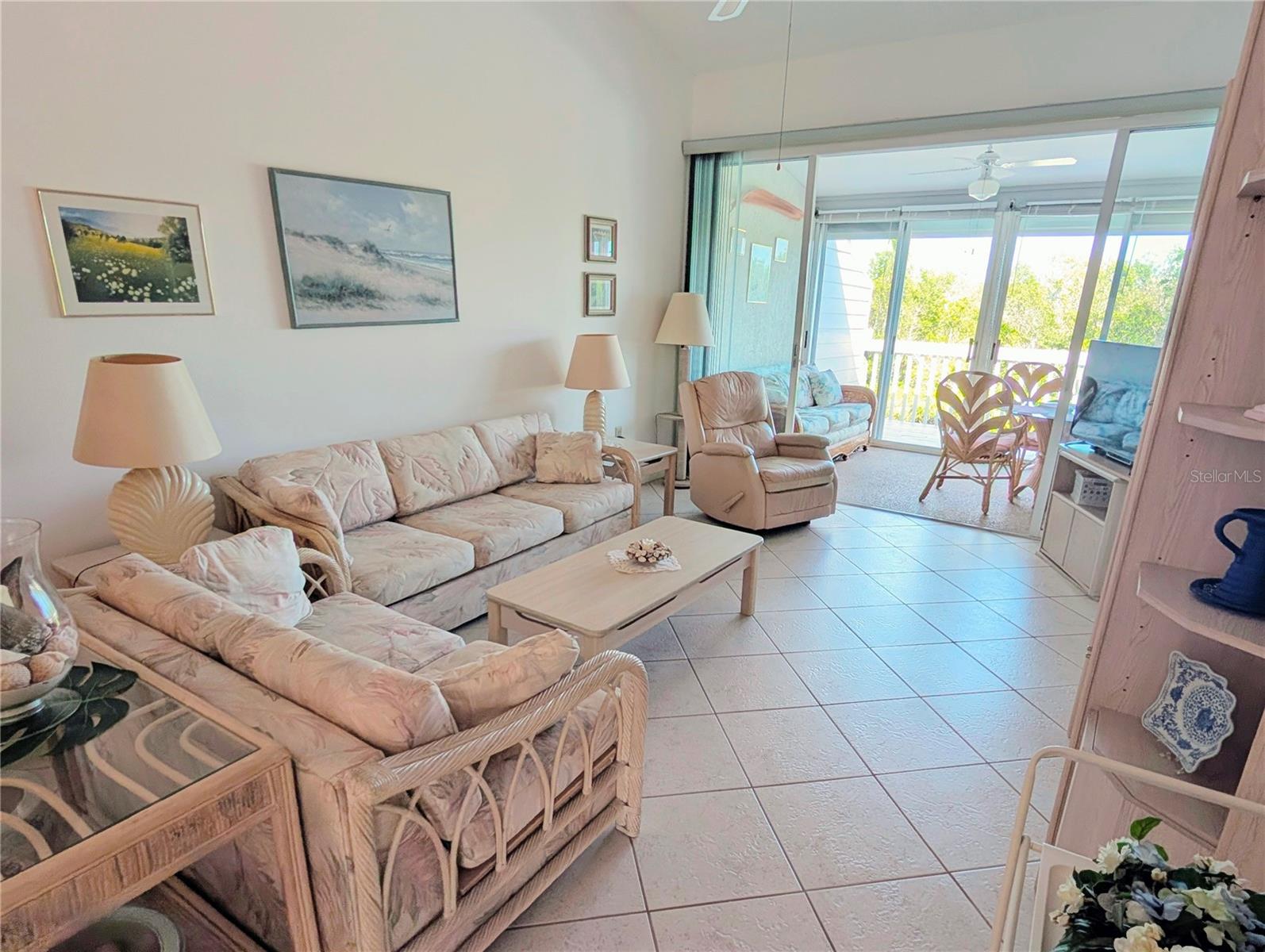 Image 4 of 22 For 967 Waterside Lane 1