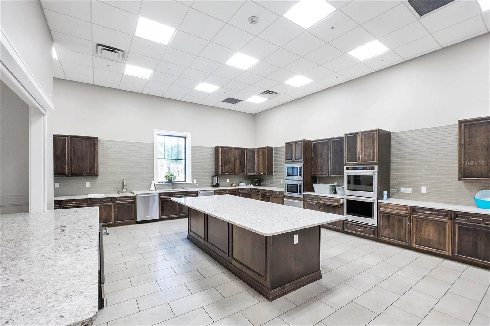 Image 54 of 75 For 17910 Waterville Place