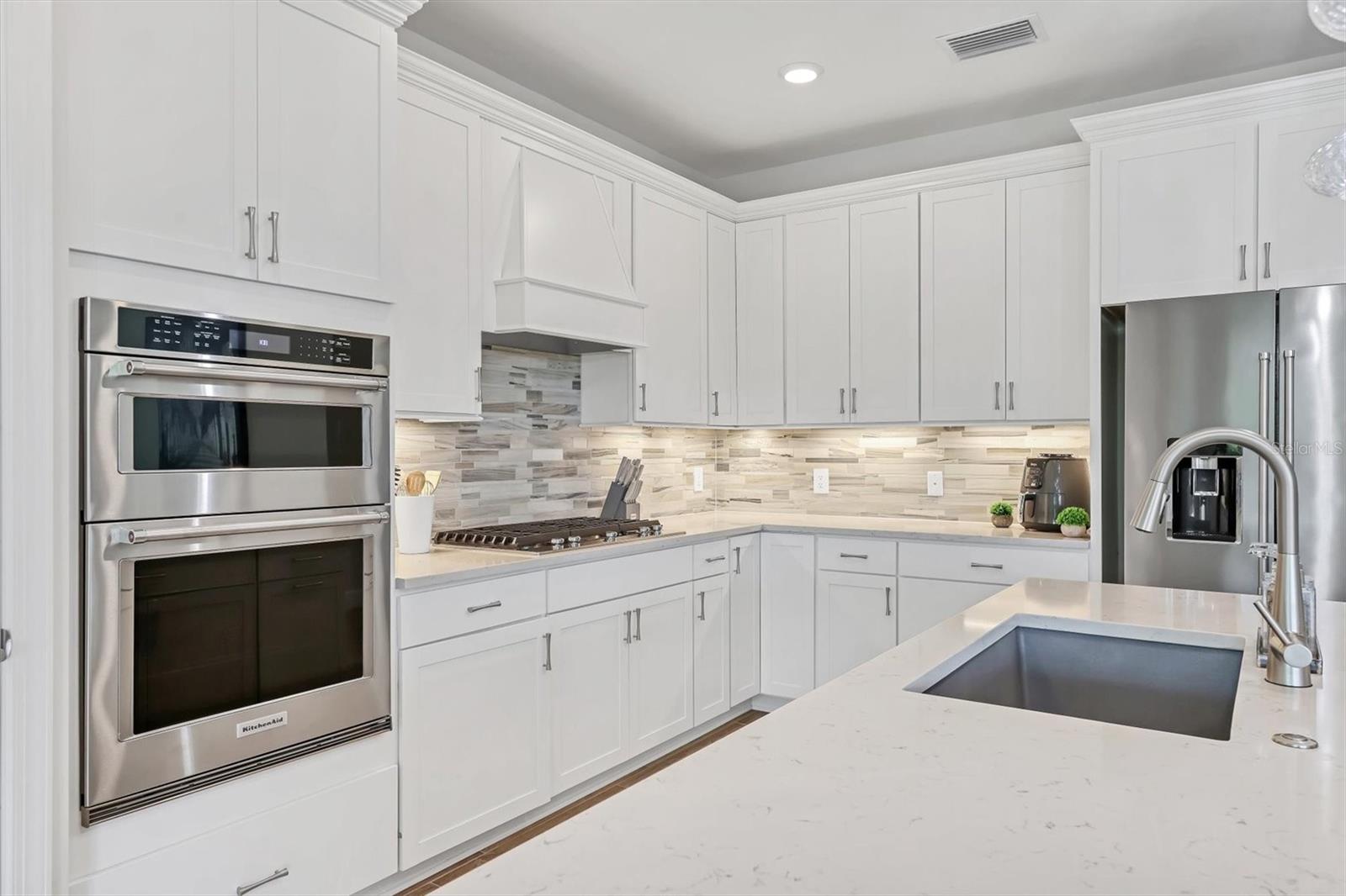Image 9 of 75 For 17910 Waterville Place
