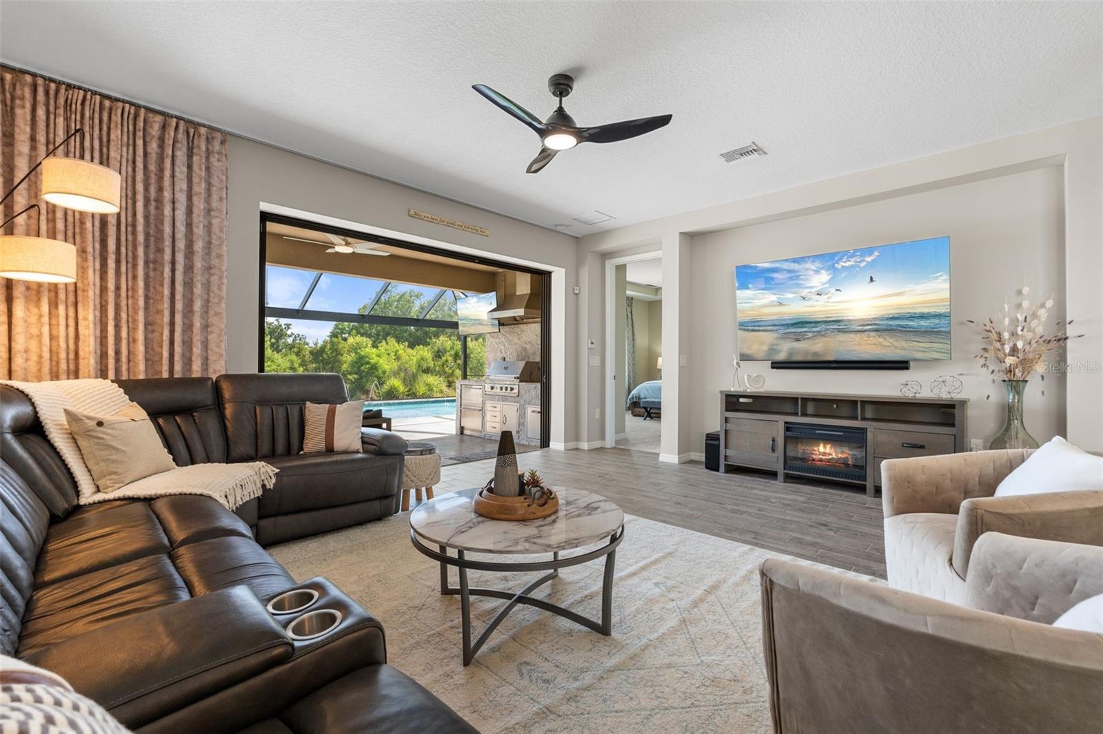 Image 19 of 74 For 15316 Shady Palms Lane