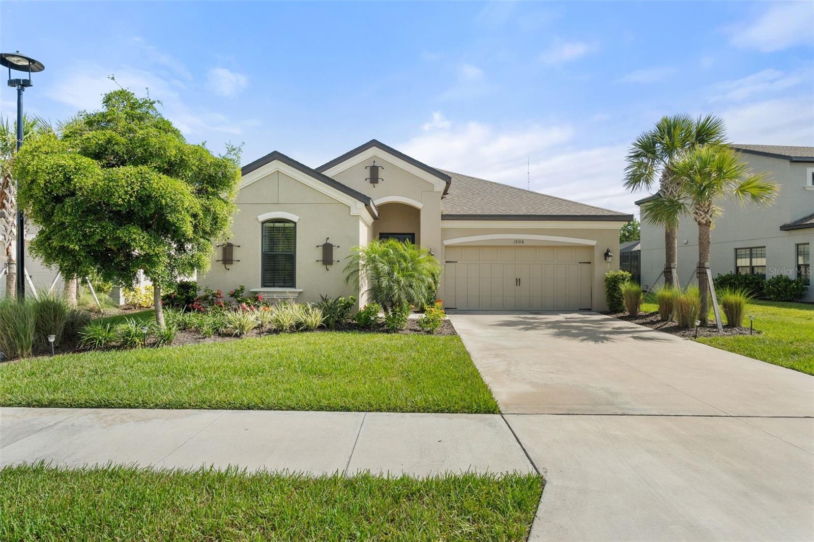 Image 56 of 74 For 15316 Shady Palms Lane