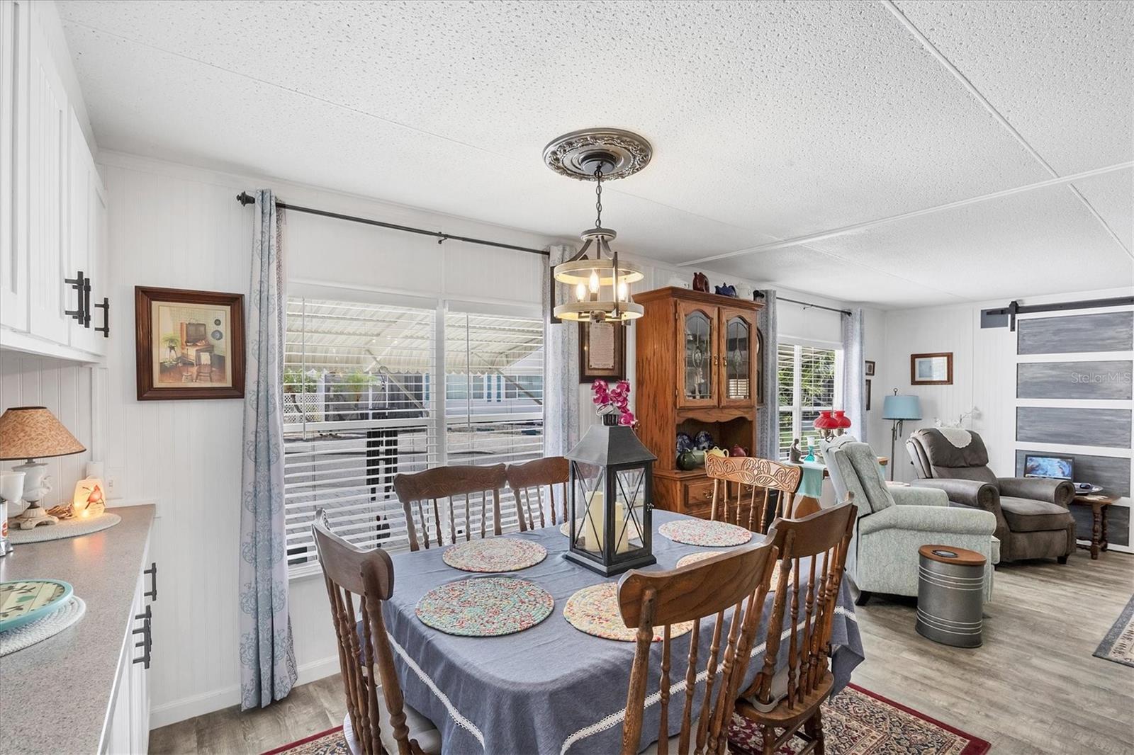 Listing photo id 8 for 2113 Minnesota Avenue