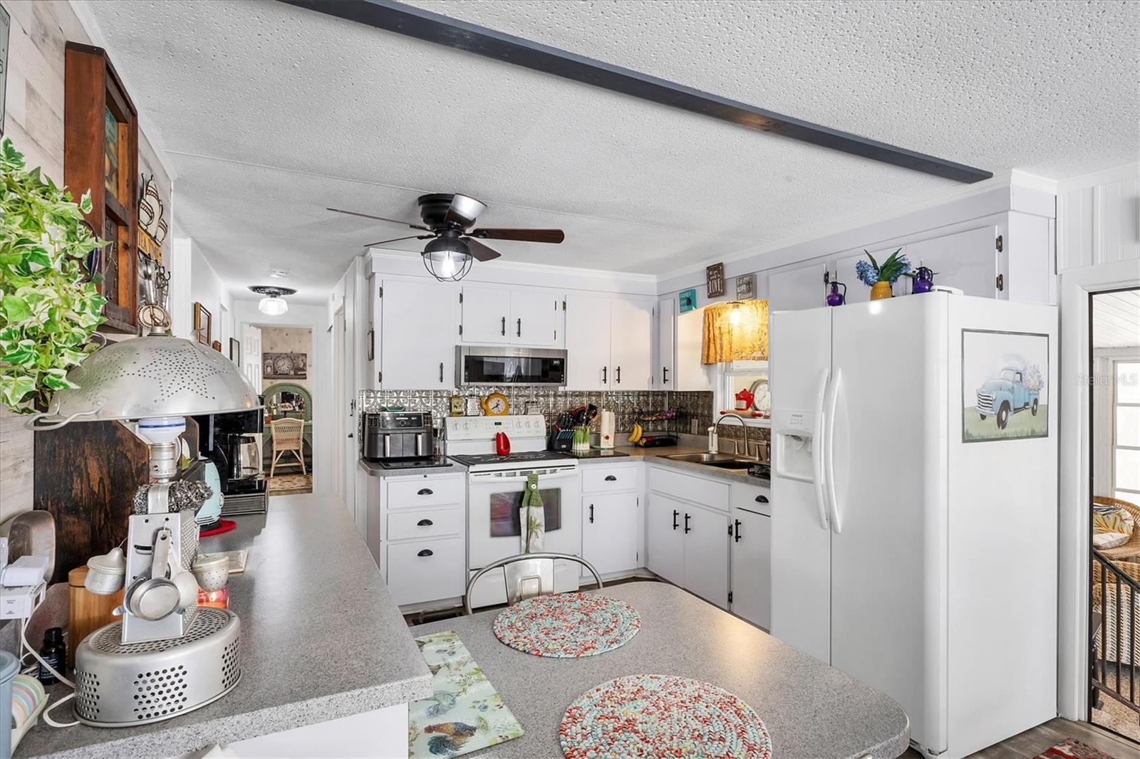 Listing photo id 9 for 2113 Minnesota Avenue