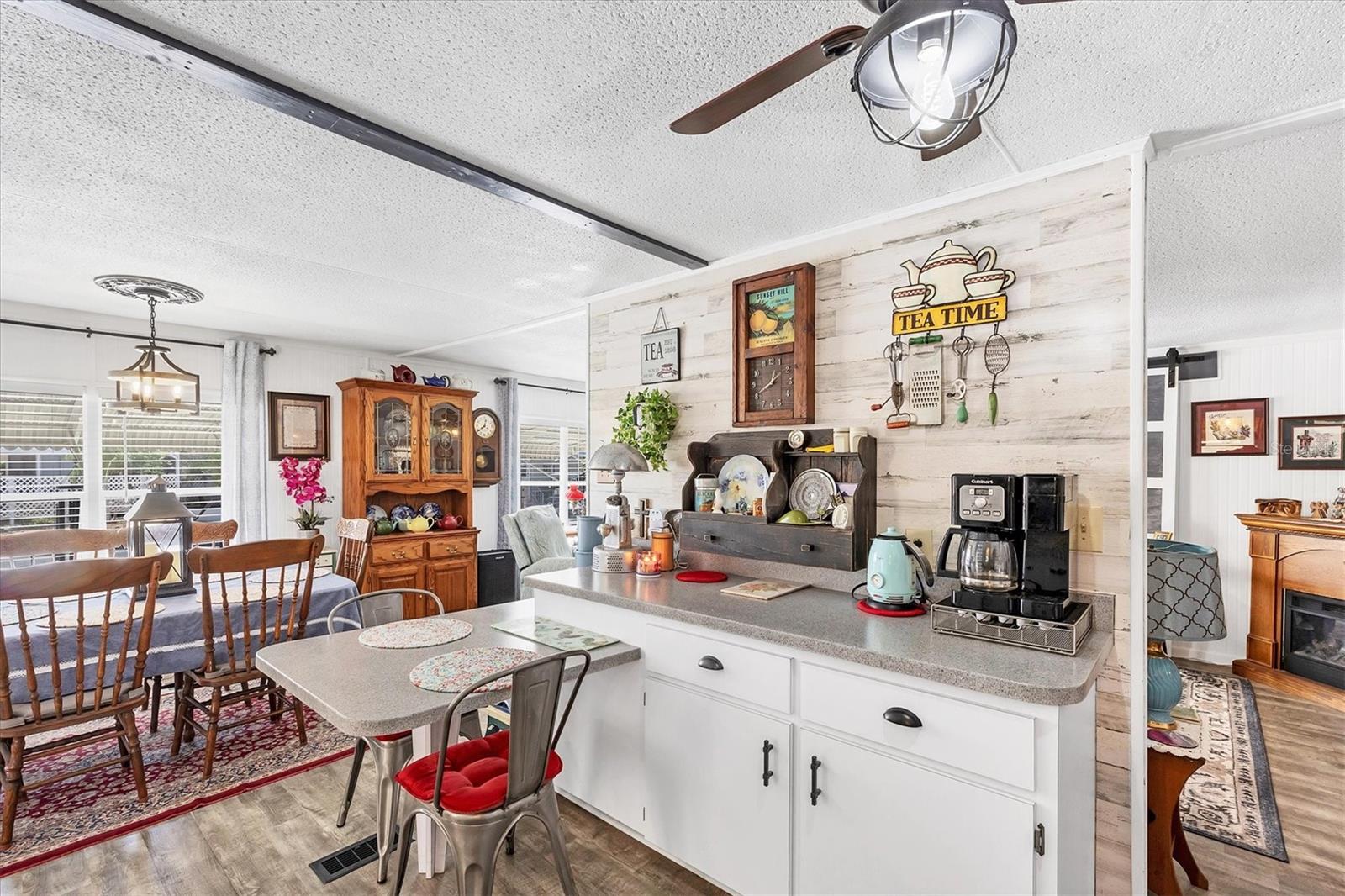 Listing photo id 13 for 2113 Minnesota Avenue
