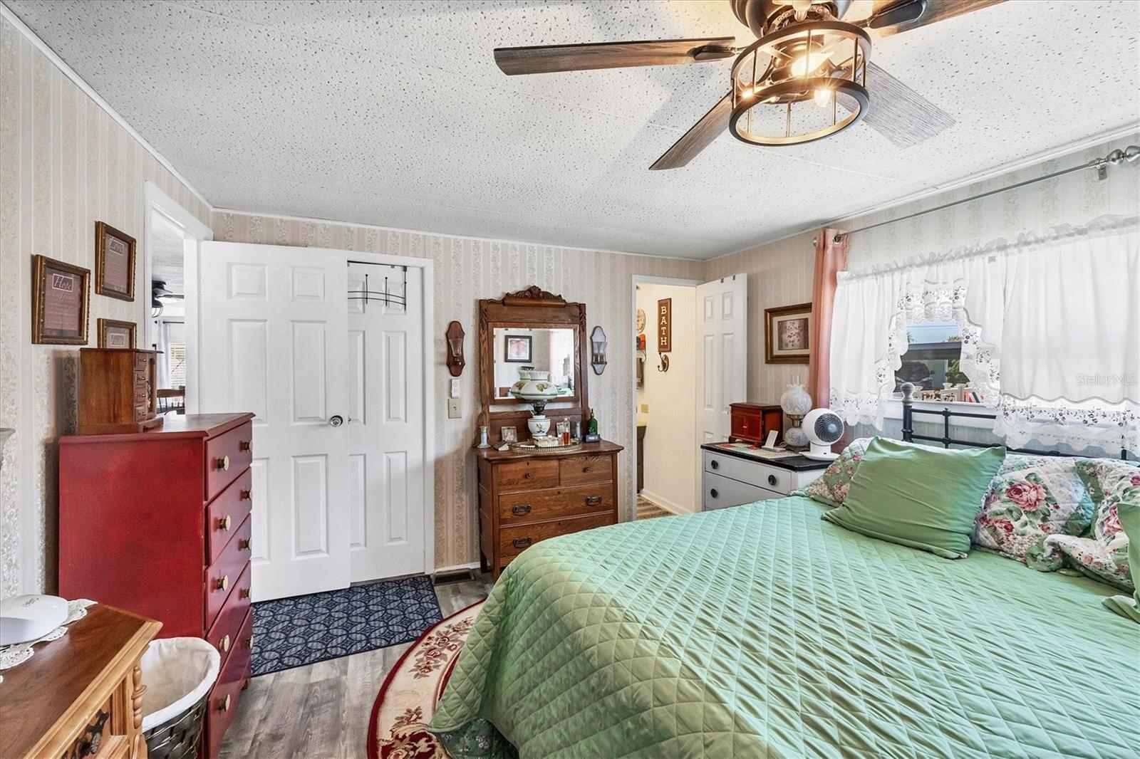 Listing photo id 16 for 2113 Minnesota Avenue
